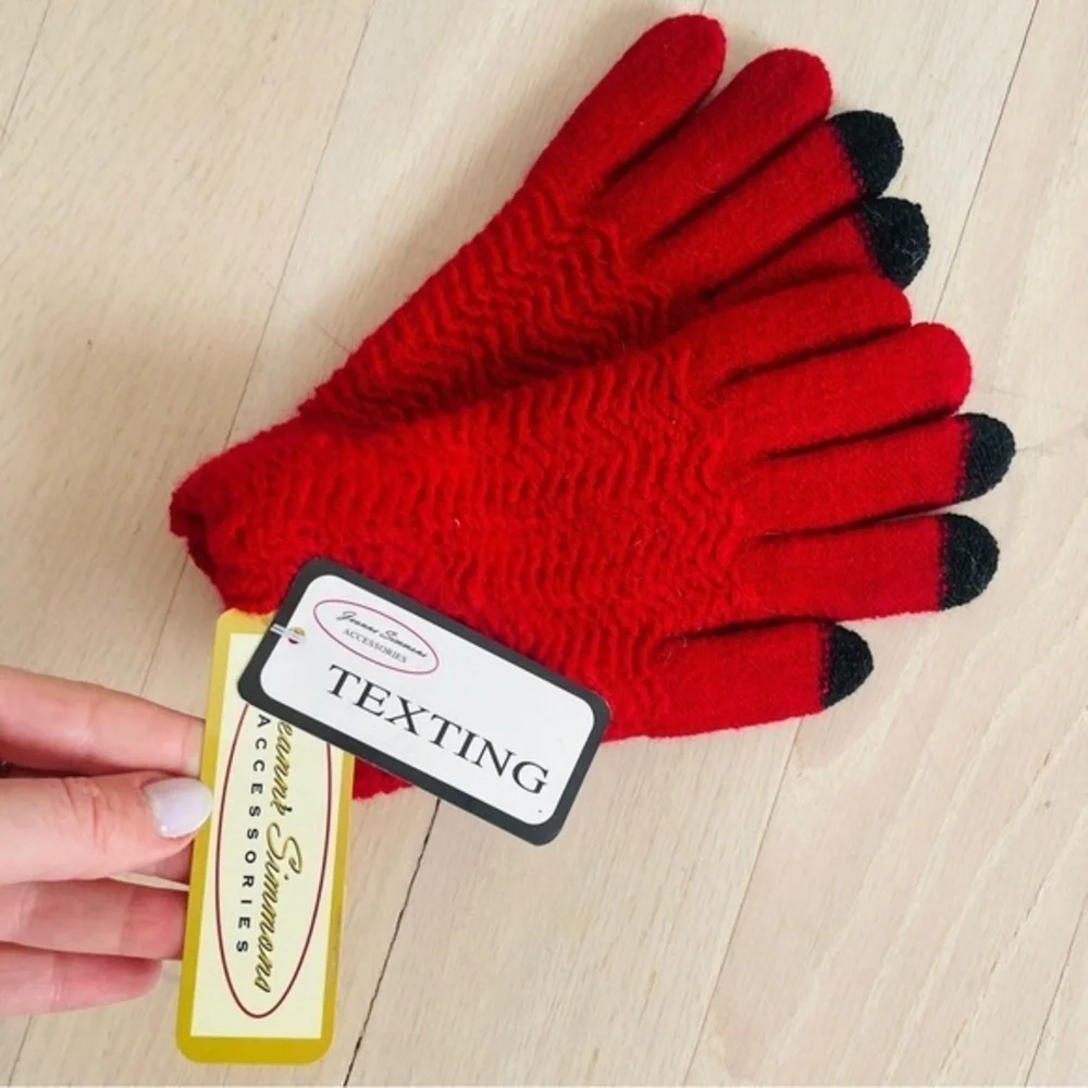NWT Red Gloves w/ Texting‎ Fingers